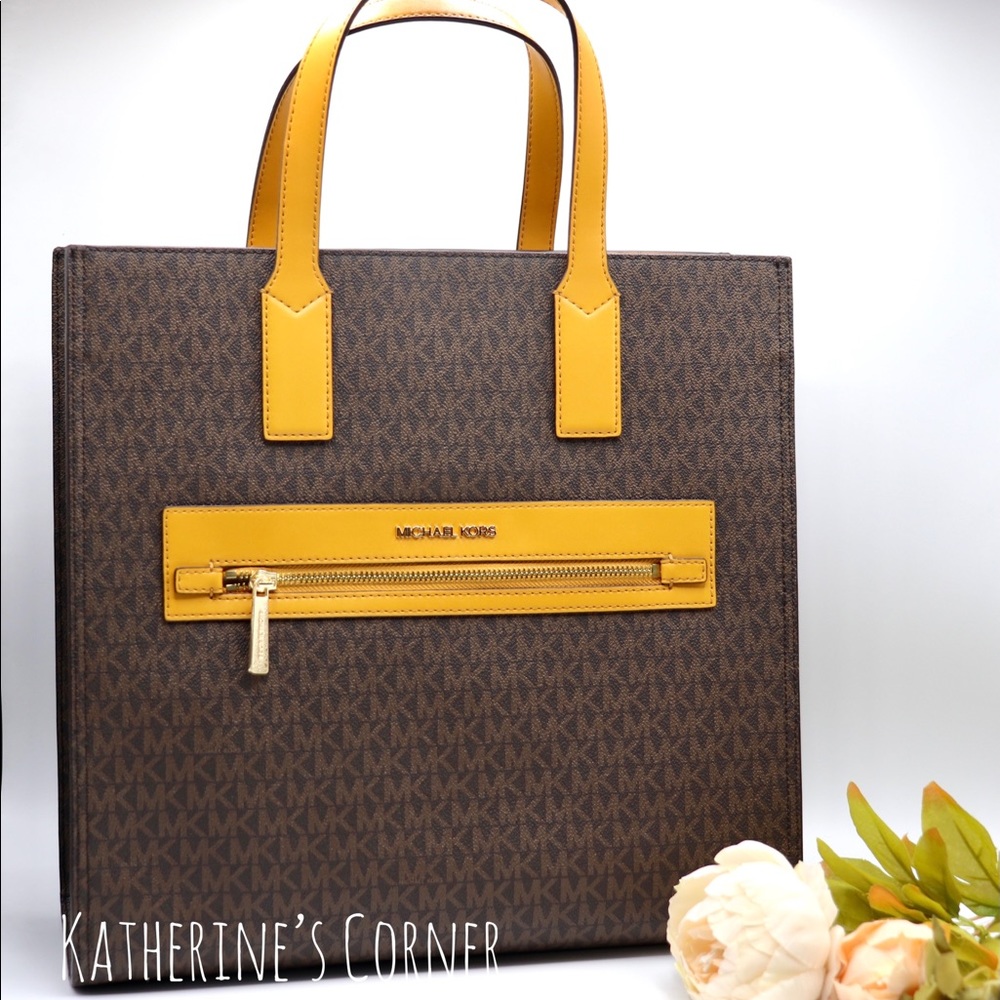 Michae Kors Kenly Tote - Picture 2 of 4